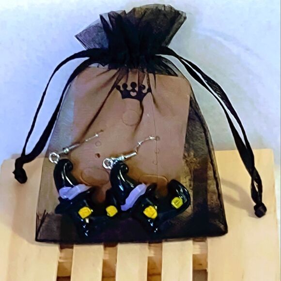 HALLOWEEN WITCH SHOE KITSCHY HOOK EARRINGS - Picture 7 of 7